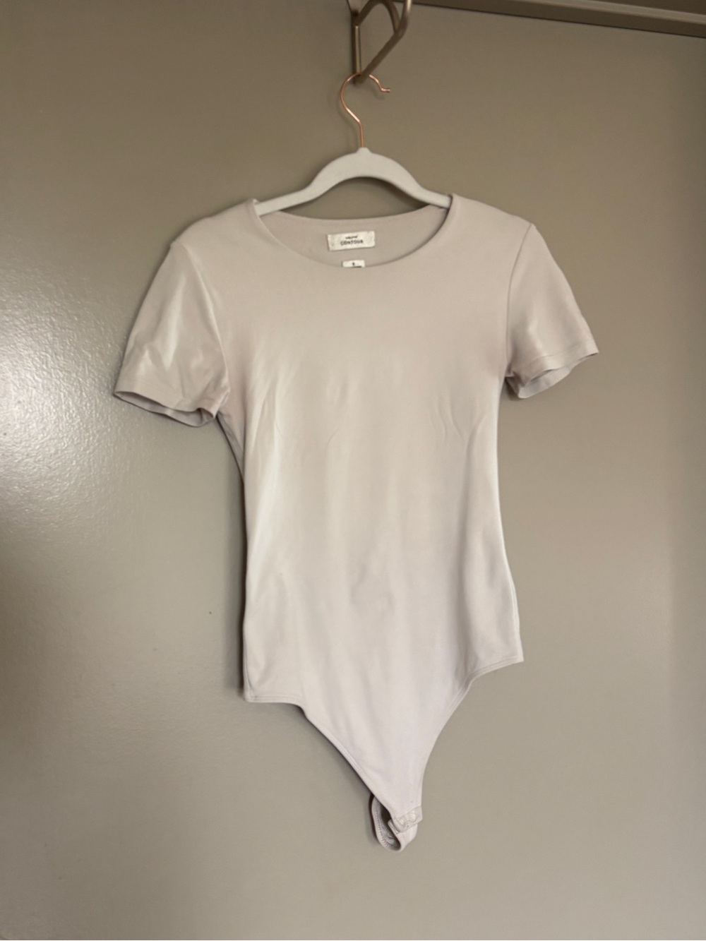 Aritzia Babaton Contour Short Sleeve High Neck Bodysuit - Cream/Grey color